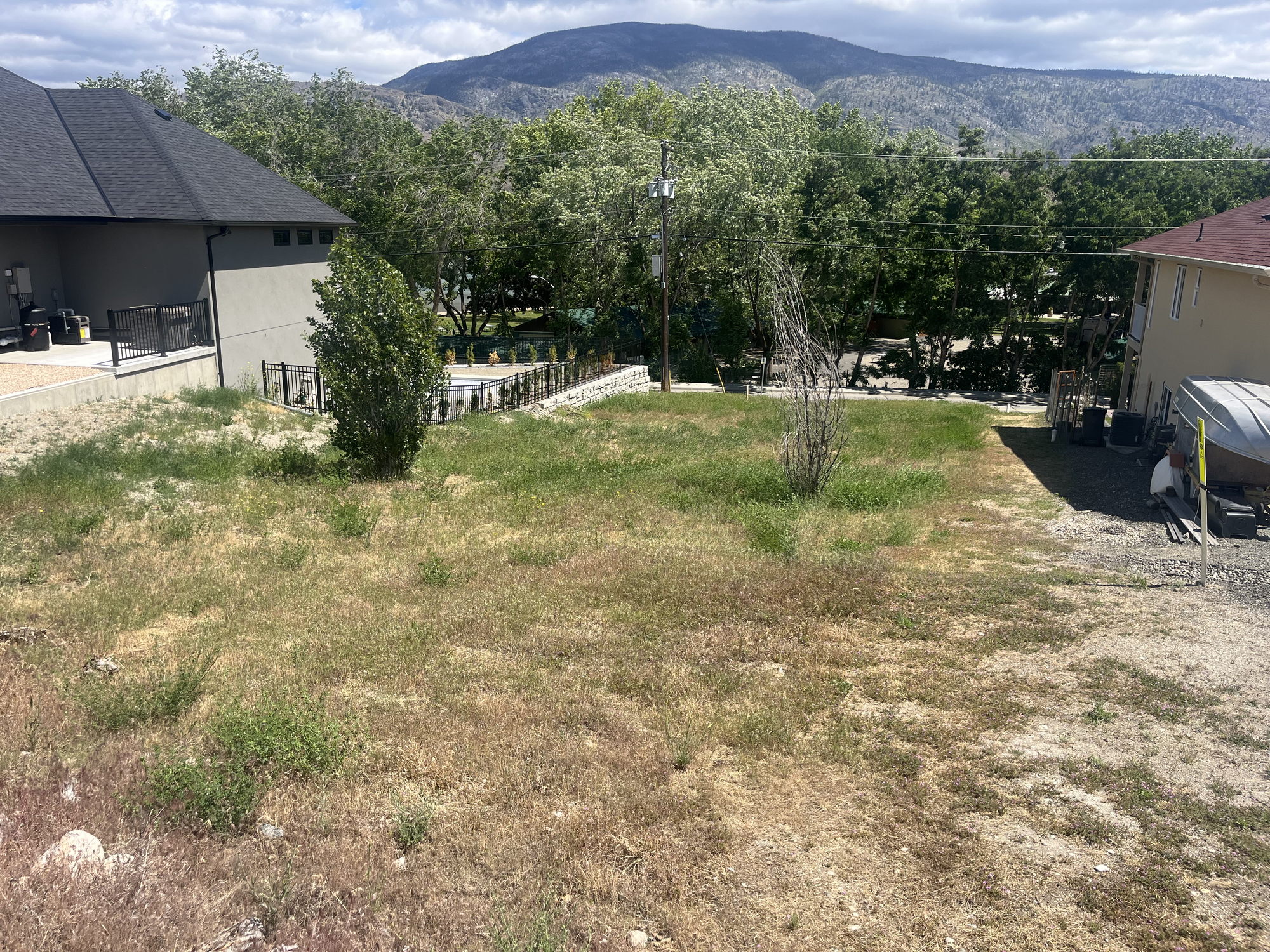 Don’t miss out on this opportunity to get one of the last freehold lots in the desirable Tuc-el-Nuit Lake area of Oliver! 4