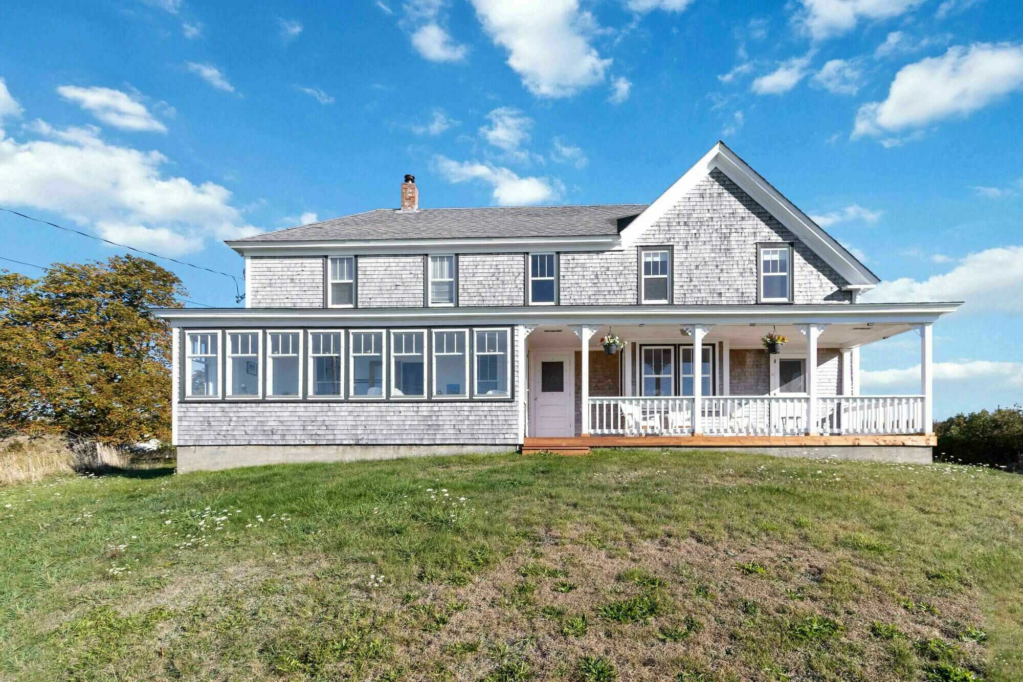 Historic Seaside Inn on 13.7 Acres — 1621 Eastern Shore Road, West Berlin, Nova Scotia 3