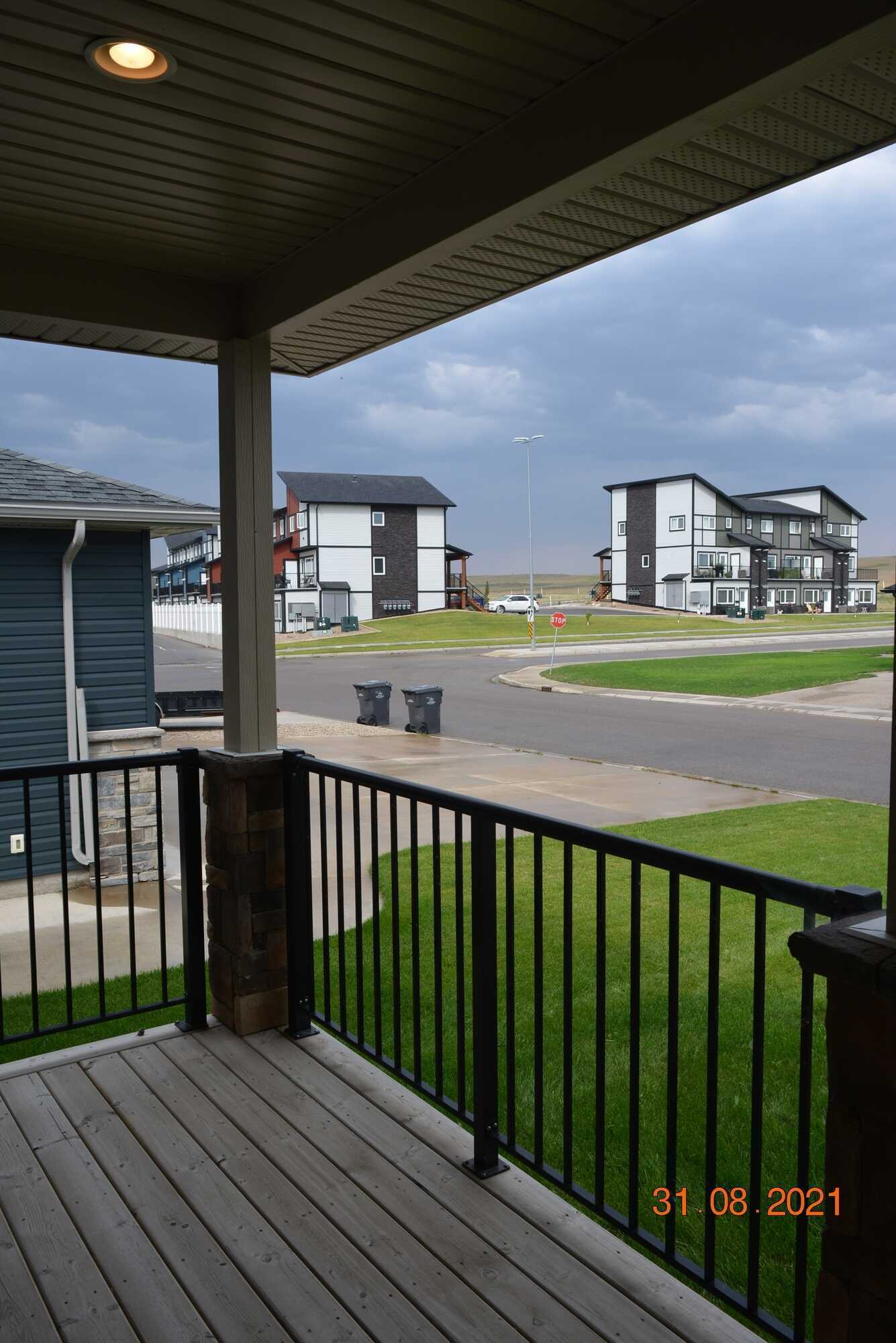 This massive bright and open 2,000 sq.ft. raised bungalow is in a quiet well-established cul-de-sac in a new neighbourhood and is very close to the hospital, schools, medical and dental clinics, restaurants and shopping. 2