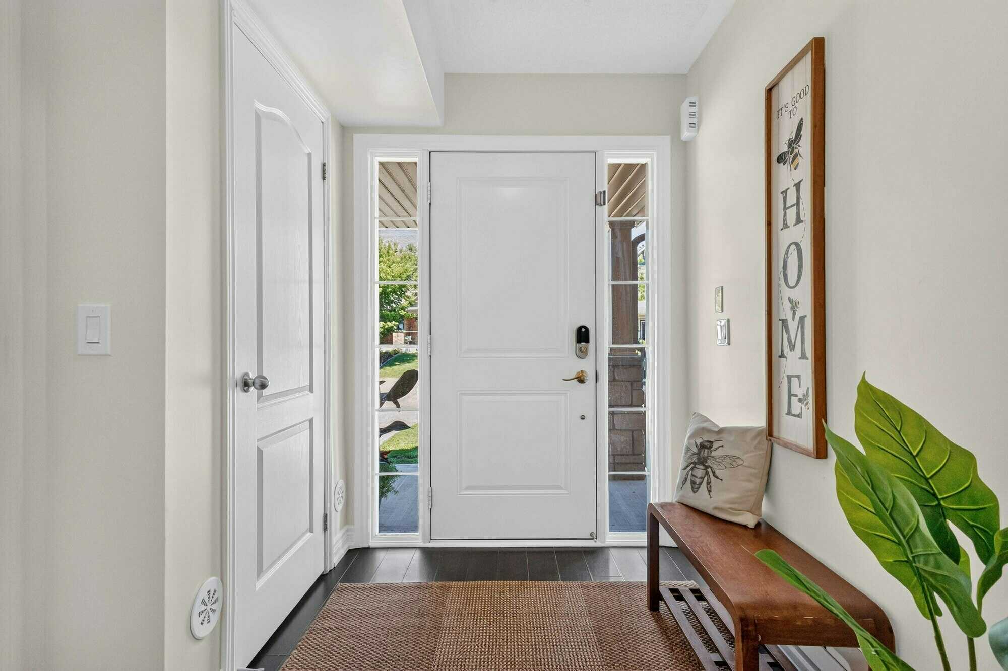 Don't miss this beautiful Freehold Townhome with no monthly fees in North Oshawa. 2
