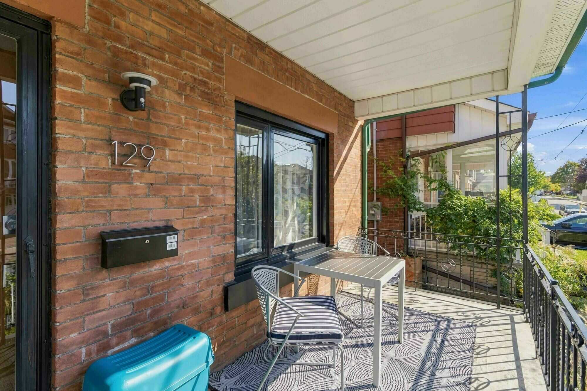 Fully Renovated with Amazing Custom Highlights 5