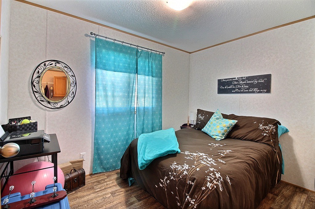 31 Wicks' Trailer Park, Tisdale 3