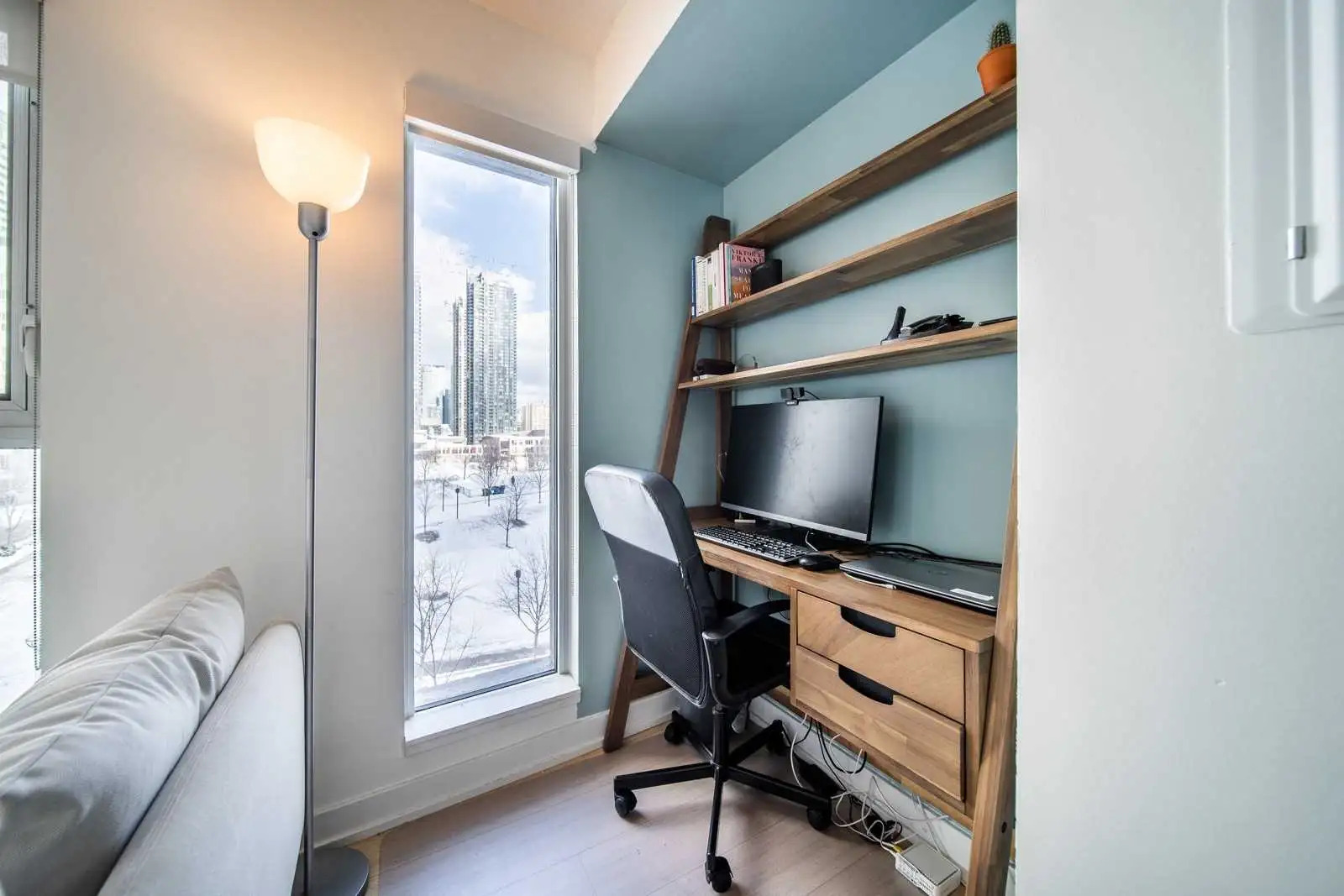 Bright Corner 1BR with CN Tower & Park Views — City Place 5