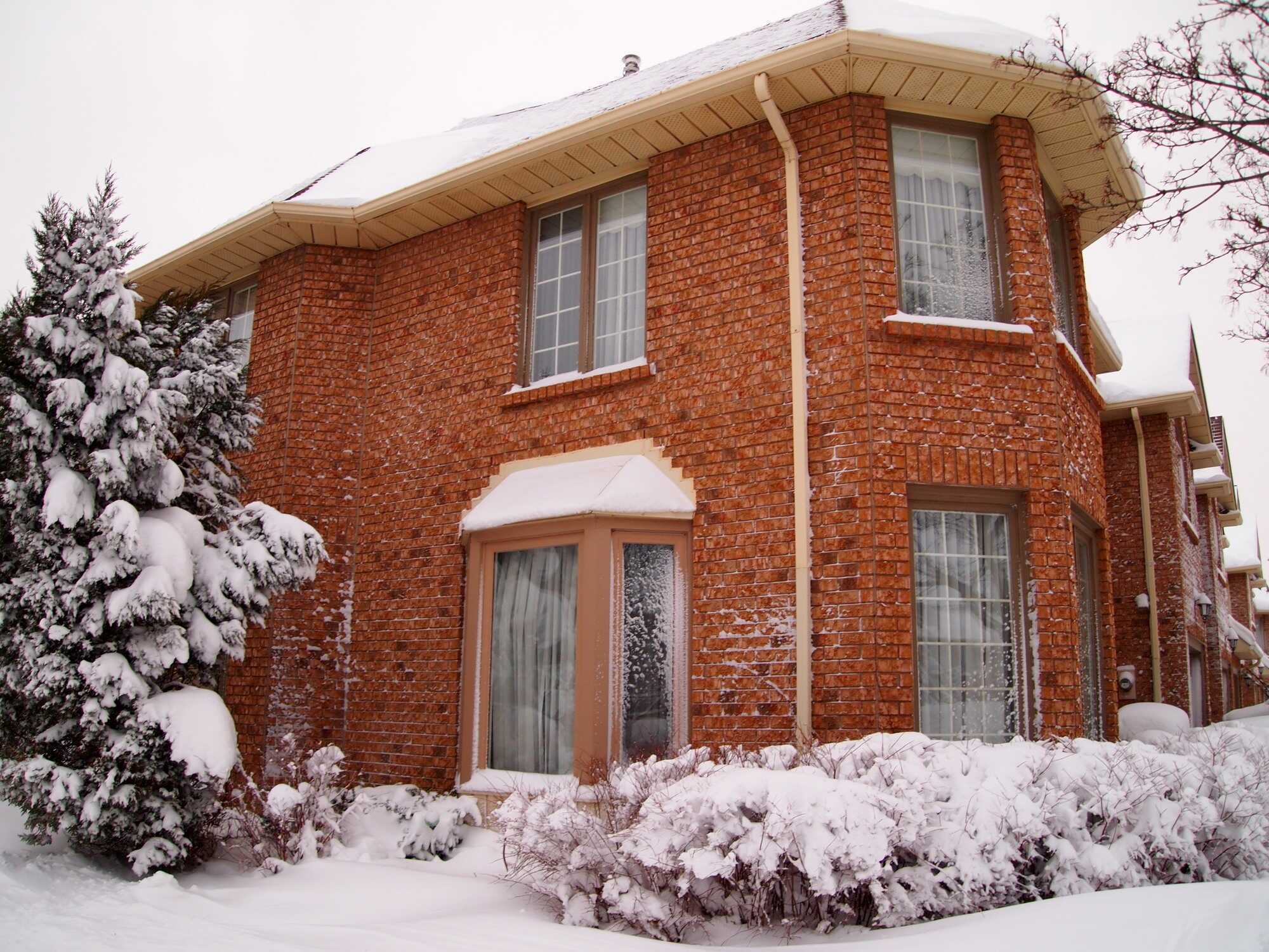 VICTORIAN VILLAGE, RARELY ON MARKET! 'THE BENTLEY' MODEL. 2