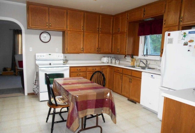 210 and 208 Railway Avenue West, Kindersley 5
