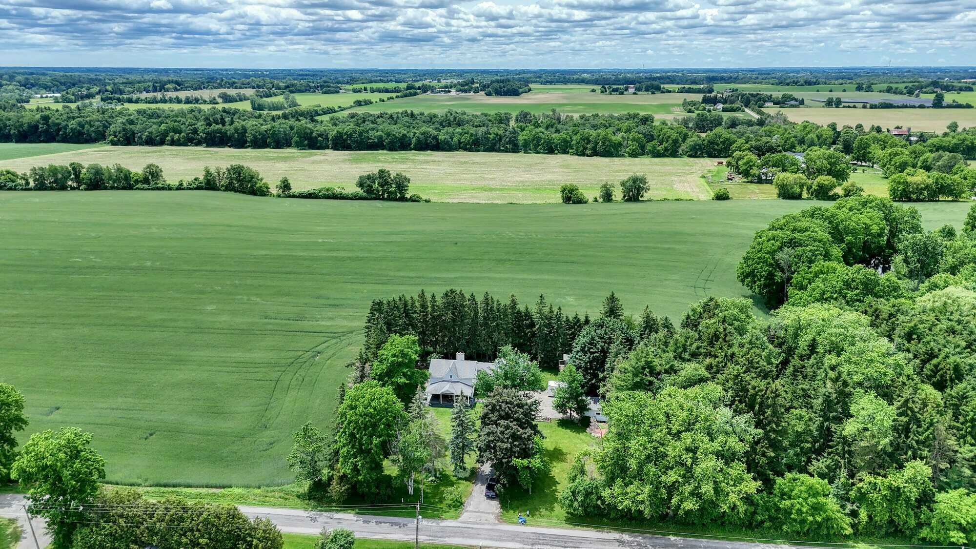 Fantastic country estate situated on a private 3/4 Acres 3