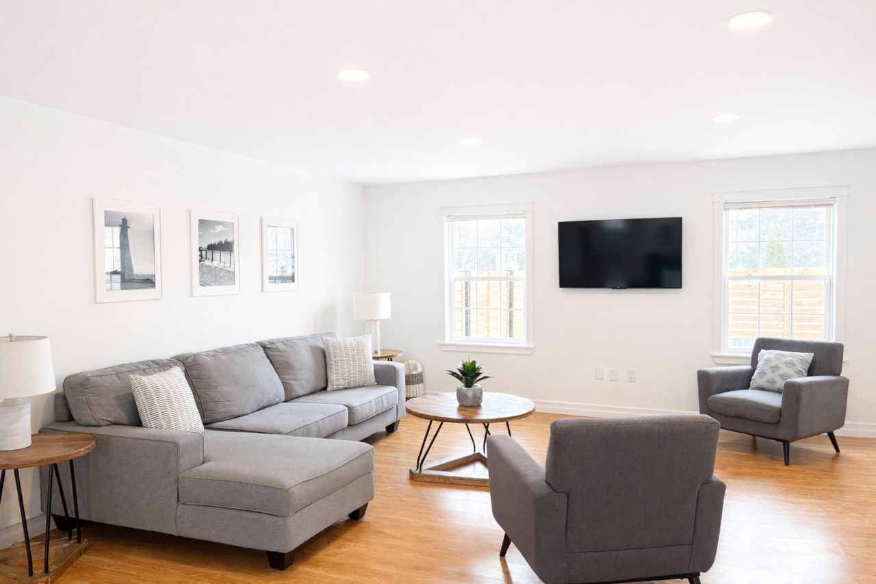 Bright, Open-Concept Living with High-End Finishes & Spacious Family Layout 2