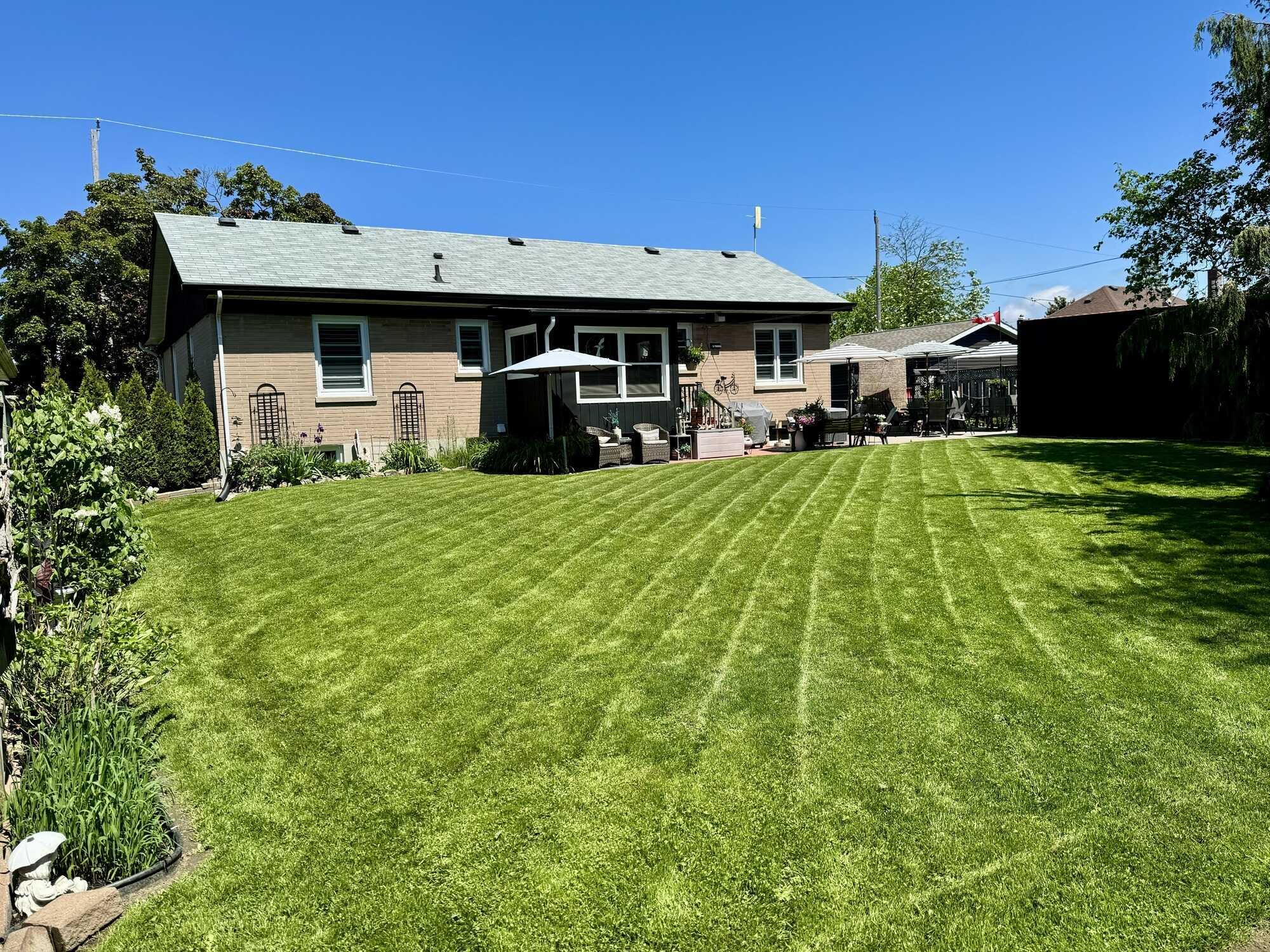 What has been referred to as the ‘Crown Jewel’ of the neighbourhood, 421 Ridgeway Avenue lies in the heart of the highly sought after Mclaughlin community in Oshawa. 2