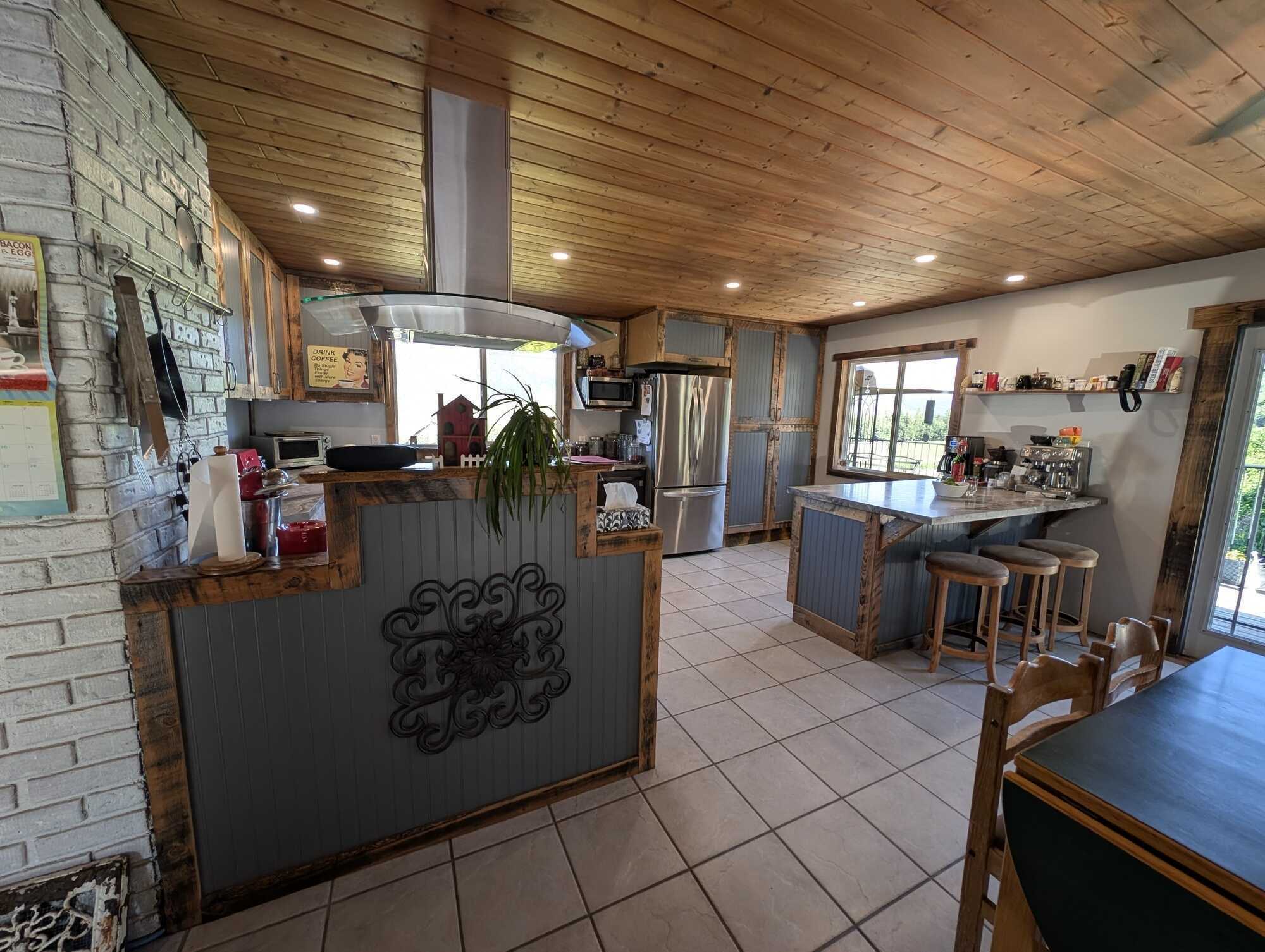 160 Acres with breathtaking views Overlooking the Fraser River. 4