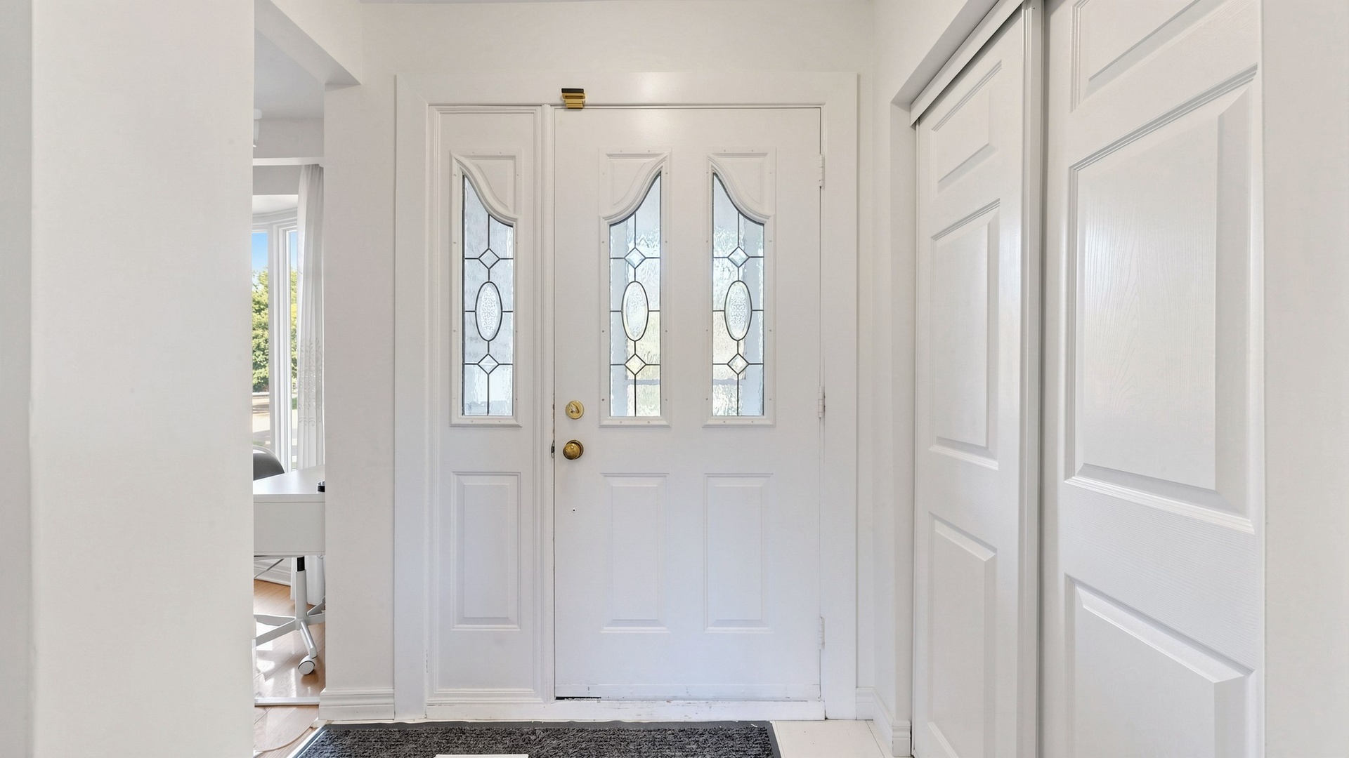 Spacious Guildwood Home with Income Potential 3
