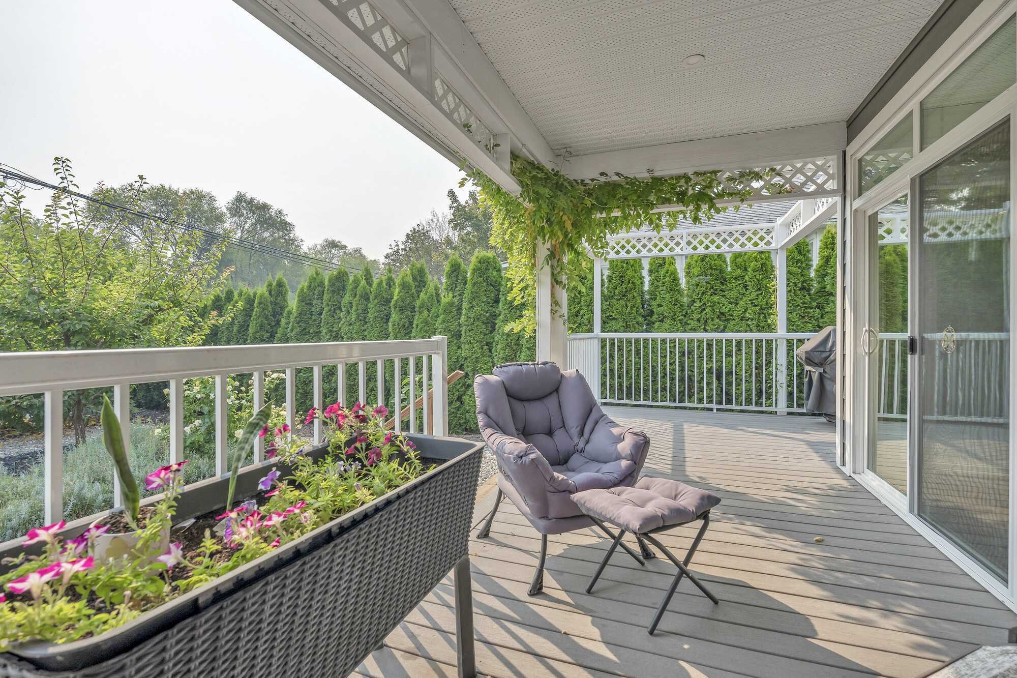 Beautifully maintained 3 Bed, 2 Bath home just steps from Oliver Lions Park on the river!  Exceptional quiet location, 2 car garage and gorgeous low maintenance yard!  Perfect for the busy family! 2