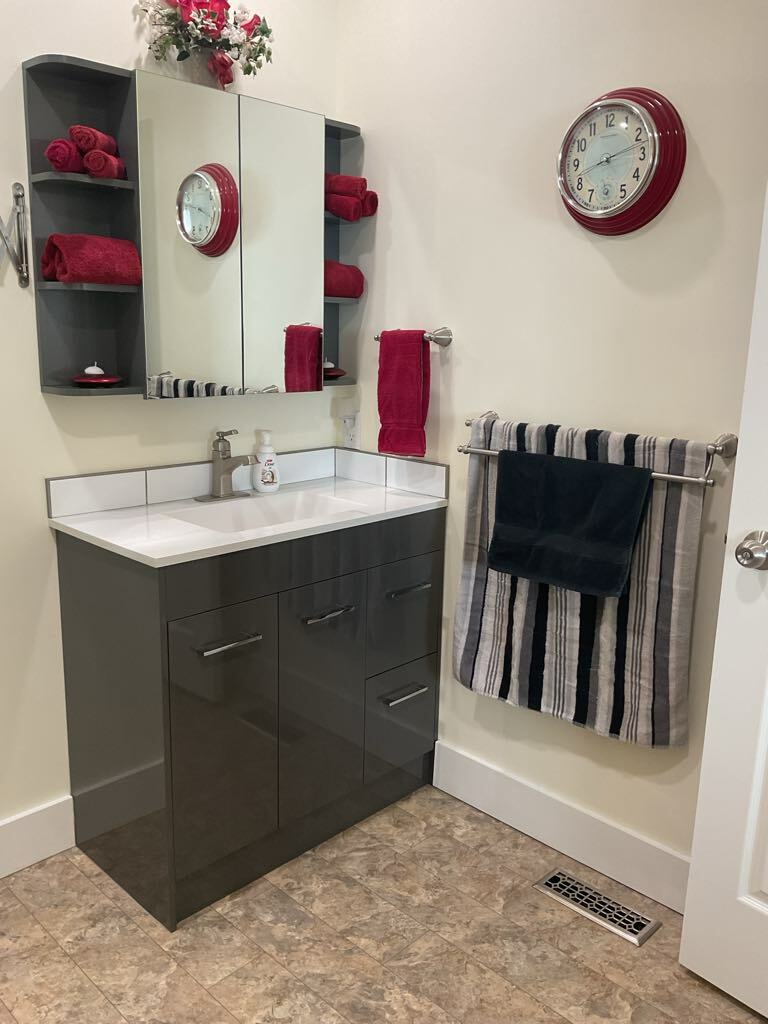 Welcome to our House, for Multi-generational use.  The suite can also generate between $1400.00 and $1700.00 per month. 4