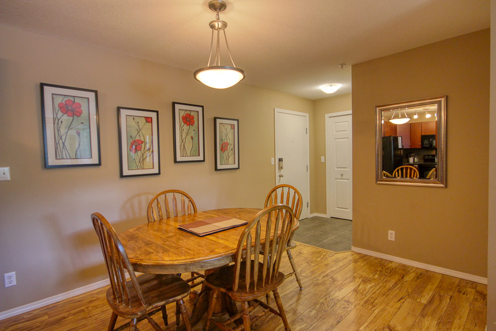 RECREATIONAL GETAWAY IN LAKE WINDERMERE POINTE! 4