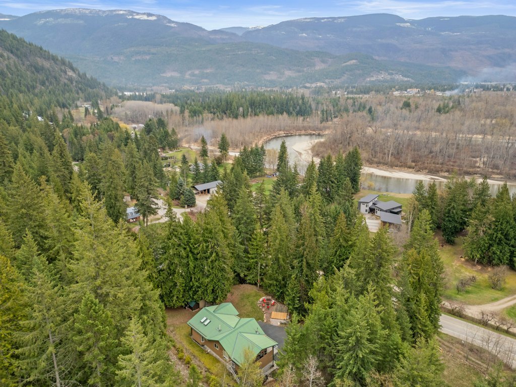 Set on a generous 1.86-acre lot in Sicamous, this property offers a rare blend of usable land and proximity to town—ideal for those looking for both lifestyle and flexibility. 2