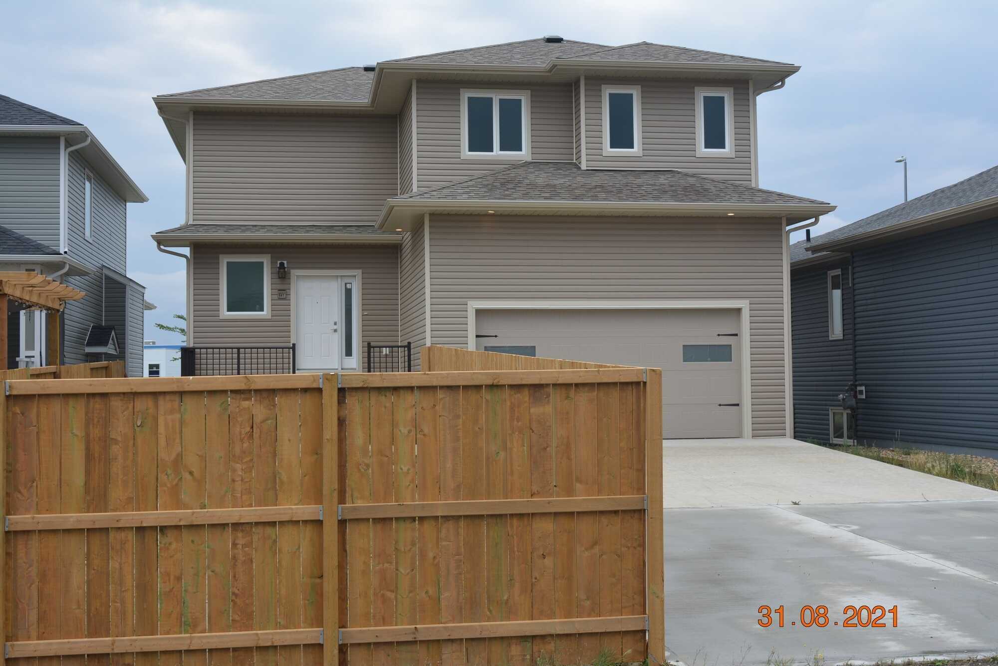 This bright new 1,820 sq.ft. 2-storey home sits across from the All-Saints school playground and is at a walking distance from the hospital, medical and dental clinics, restaurants and shopping. 3