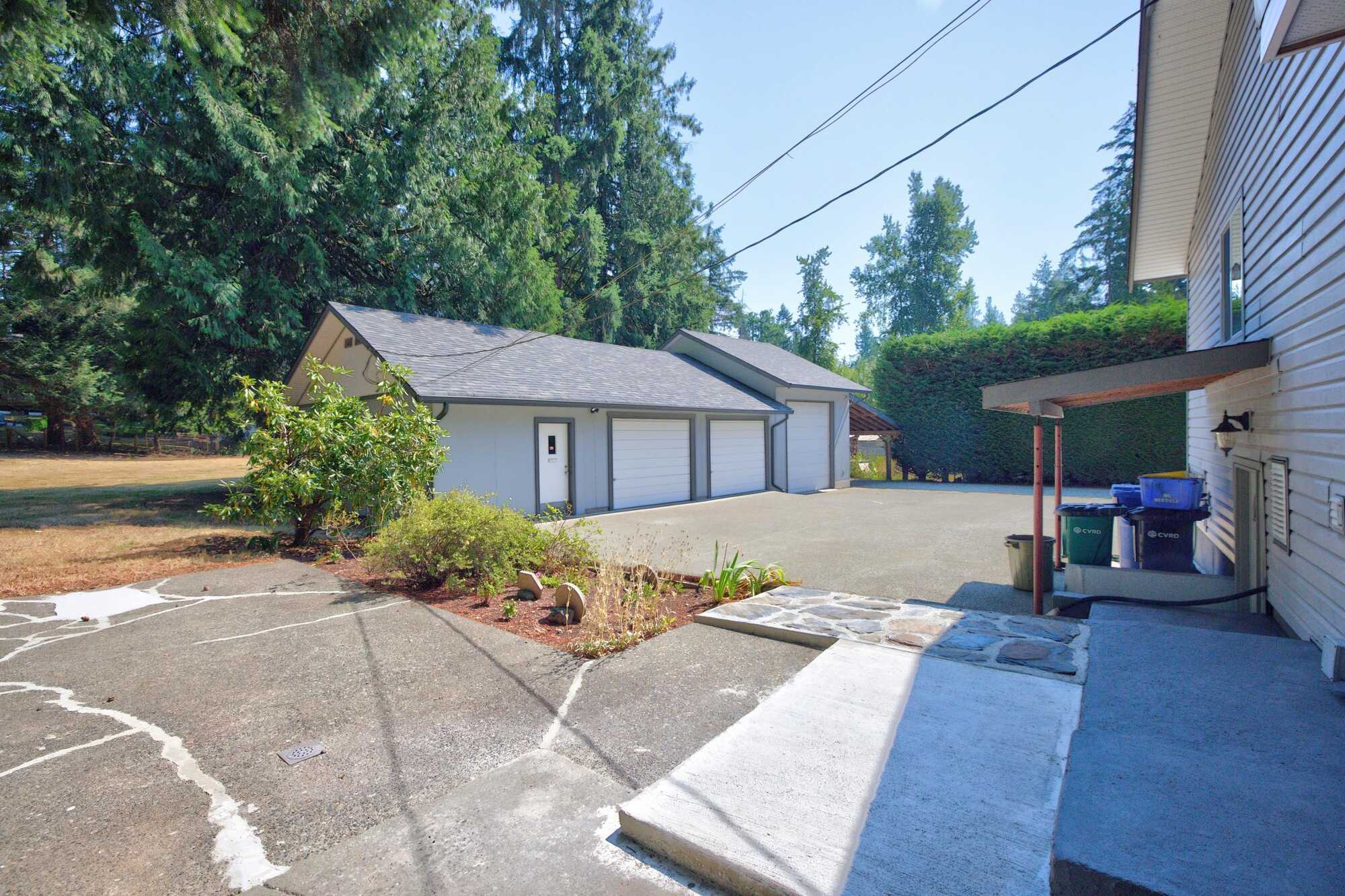 INCOME GENERATING COBBLE HILL PROPERTY ON .69 ACRES 2
