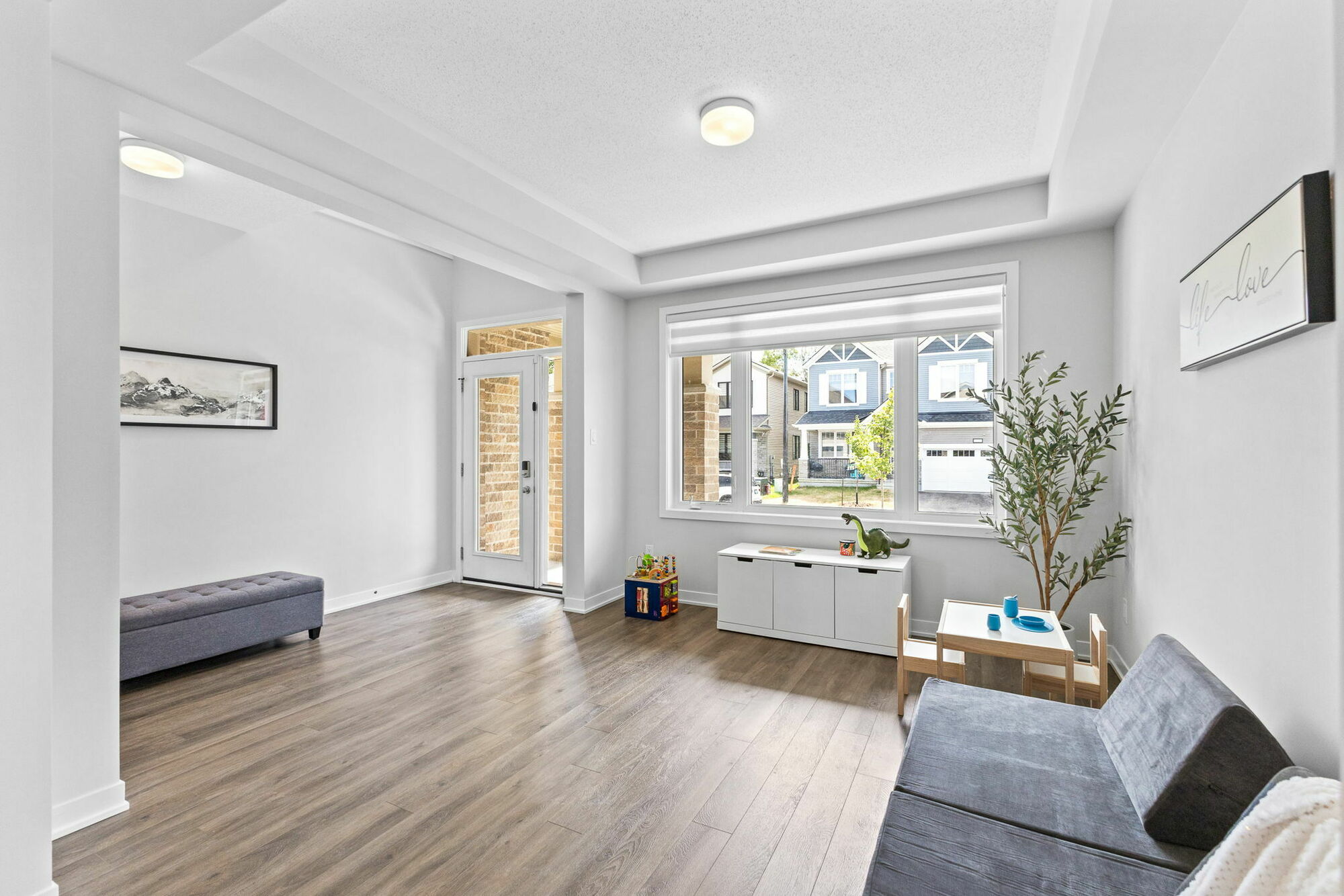 5 Bed 5 Bath, 2 Storey Detached Home 4