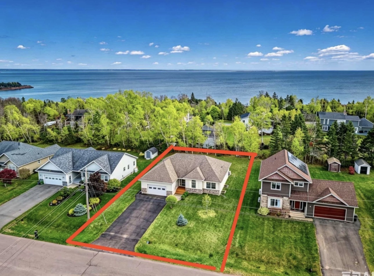 Modern Energy-Efficient Bungalow in Stratford’s Sought-After Waterfront Community 2