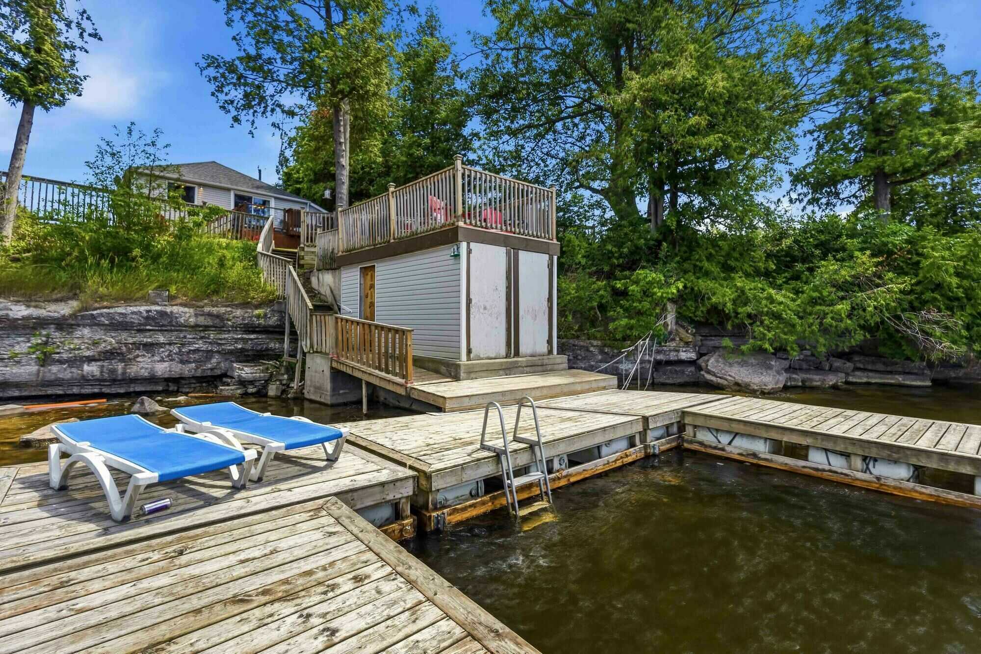 Fabulous four season, 3 bedroom waterfront home on Lake Dalrymple near Brechin ON. Perfect for year round living or family vacation home. 4