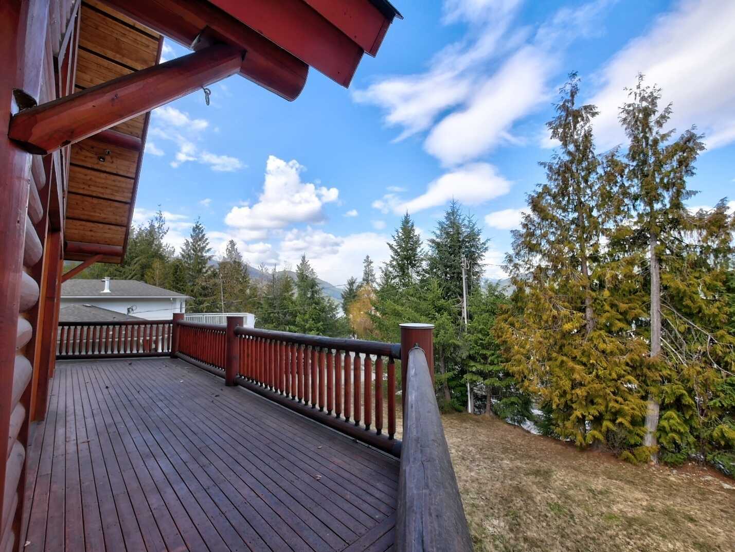 1 BLOCK from Christina Lake beaches!  STUNNING LOG STYLE HOME with VIEWS!  Open Concept Floor Plan and Log/Post Details everywhere!  MUST SEE HOME!!!  Can be a VACTION RENTAL property! MORE INFO TO COME! 5