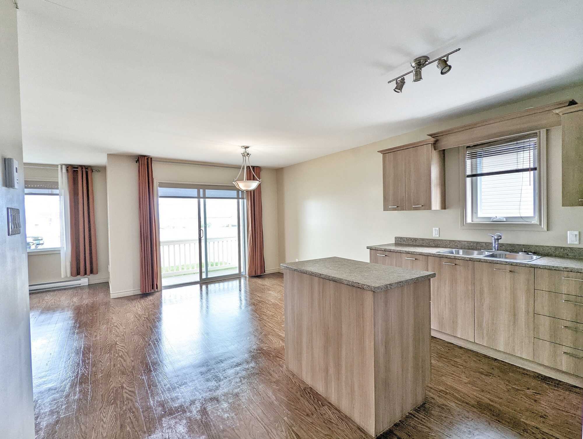 Propriété à revenue 12 unitées à vendre / 12 unit income property for sale 3