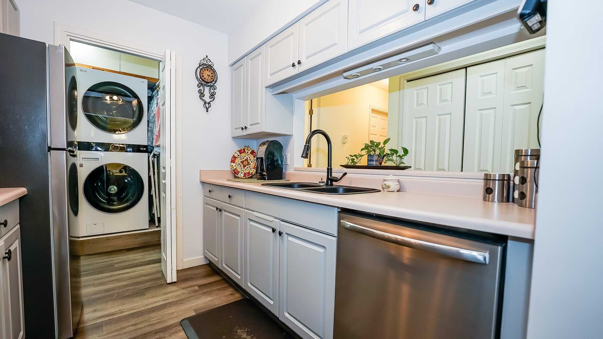 Located in a well maintained building at 650 Third Street SW #408, this 2 bedroom, 2 bathroom condo offers comfortable living with everyday convenience right at your doorstep. 4