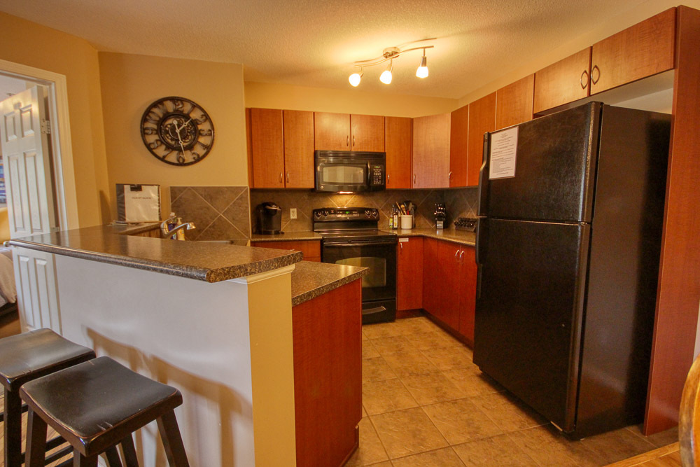 RECREATIONAL GETAWAY IN LAKE WINDERMERE POINTE! 5