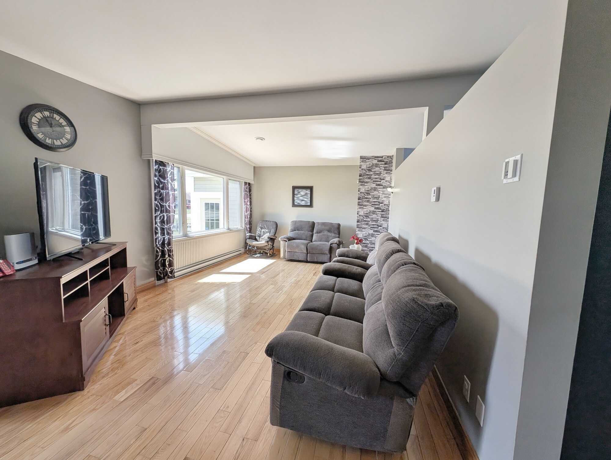Propriété au bord de l’eau avec vue imprenable sur la Baie de Caraquet! // Waterfront property with breathtaking views of Caraquet Bay! 5