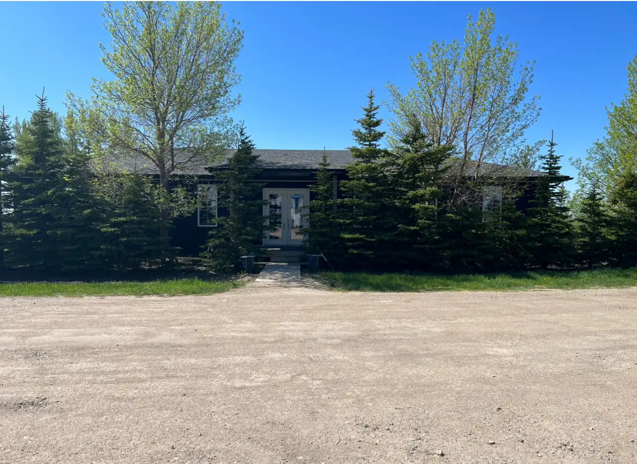 Beautiful Acreage, Shops, Business, or Aviation enthusiast 5