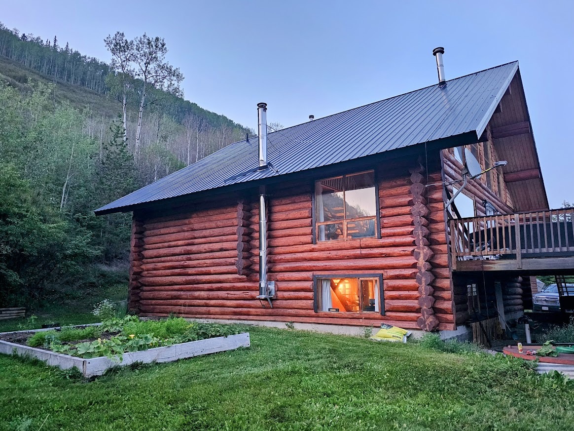 Custom Built Log Home on 40 acres 2