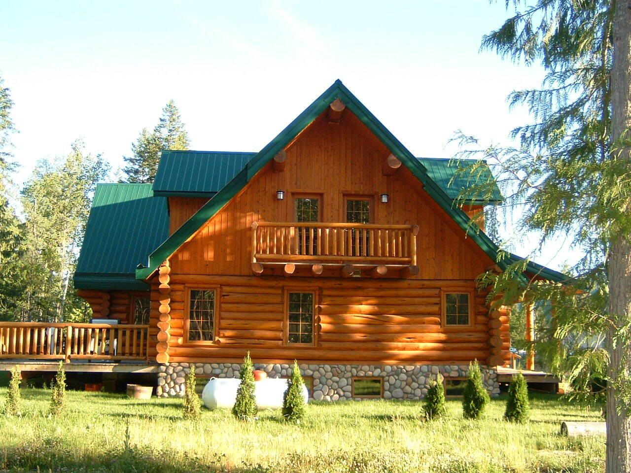 Custom 7 bedroom, 4 bath log home nestled within the natural beauty of Mabel Lake with abundant recreation at your doorstep. 3