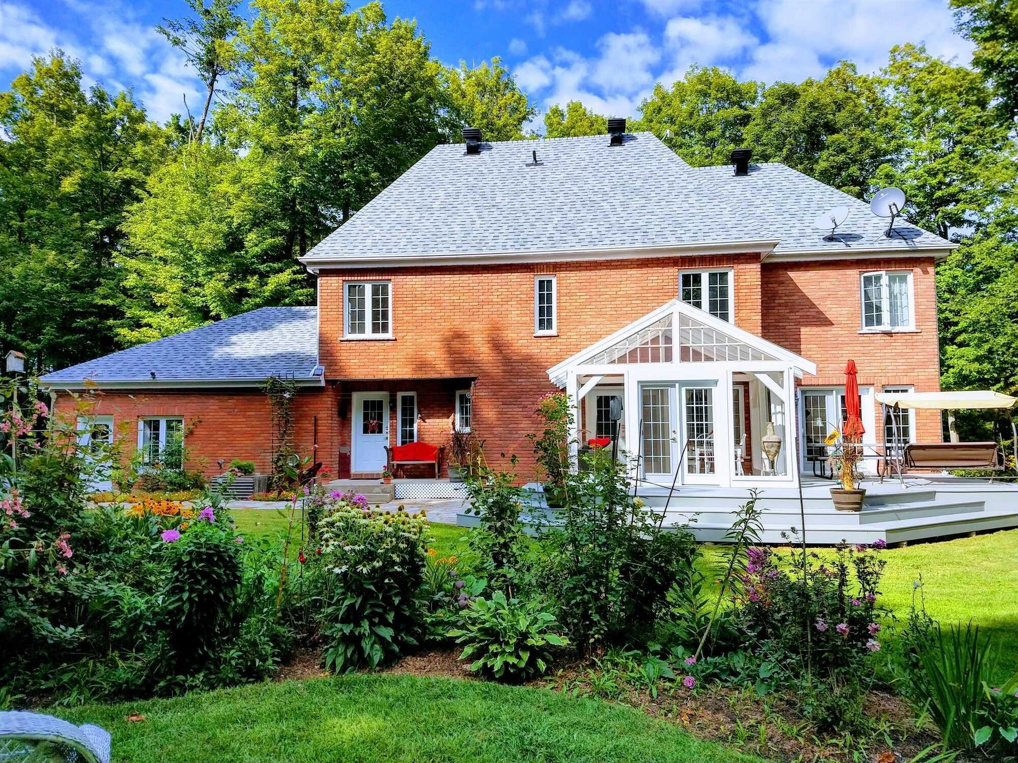 Gorgeous Brick Home on 8 acres in rural Williamstown 3