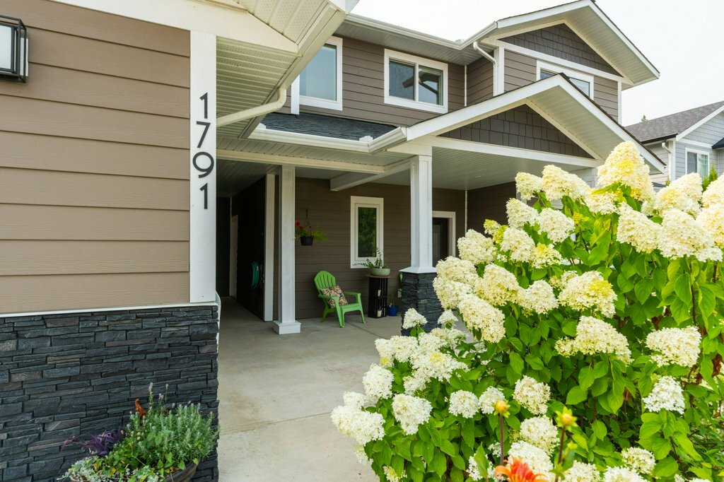 Welcome to 1791 22nd Street NE, a beautifully maintained 5 bedroom plus office, 4 bathroom home in the sought after Lakeview Meadows neighbourhood. 5