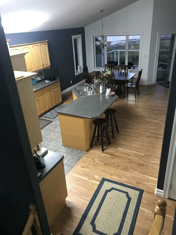 "Fully Upgraded Walkout Bungalow with Lake Views & Luxury Features" 5