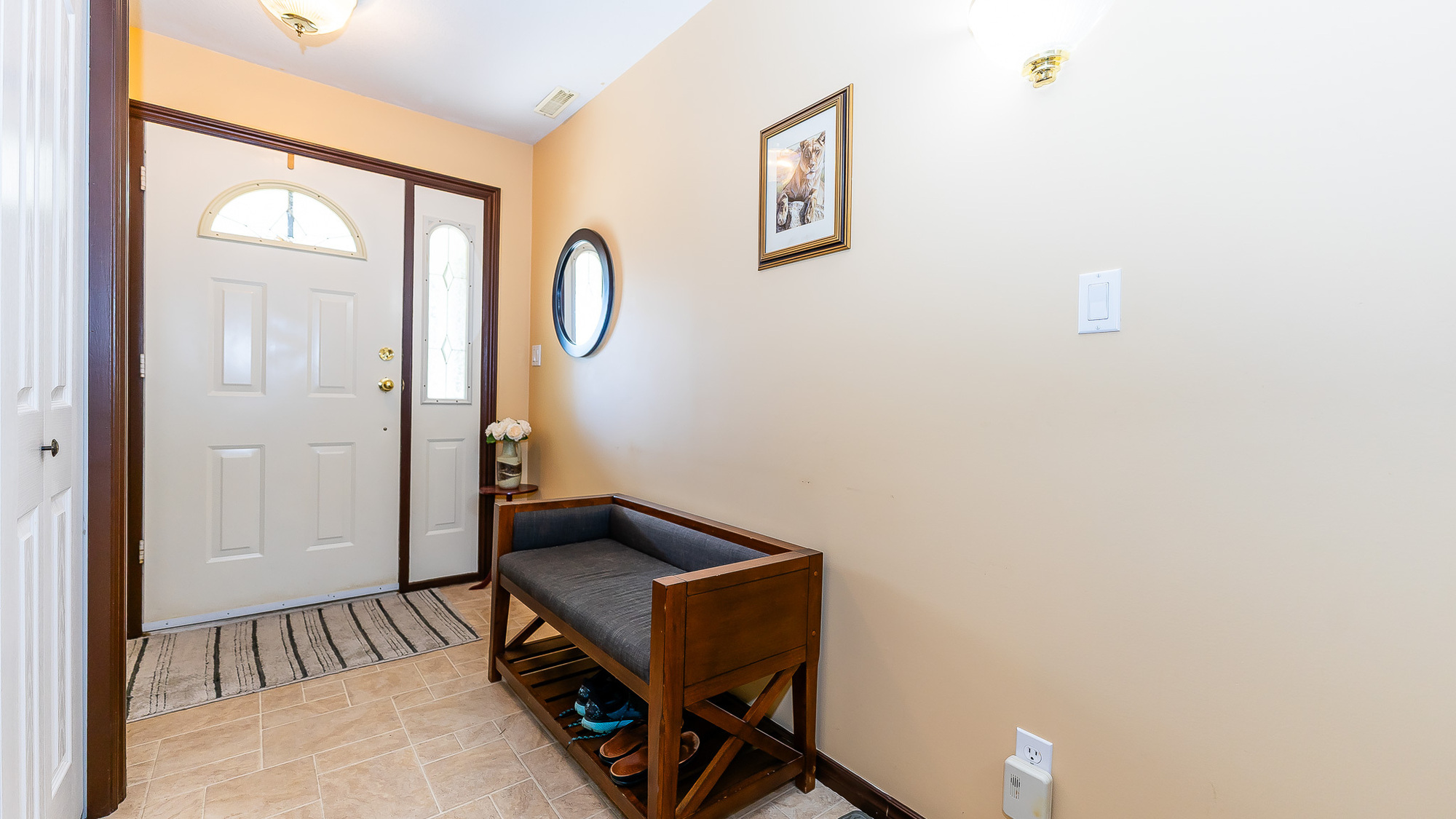 Welcome to 1291 49 Ave NE, a spacious 5 bedroom plus den, 3 bathroom home offering flexibility for a growing family, home based business, extended family, or additional suite income. 3