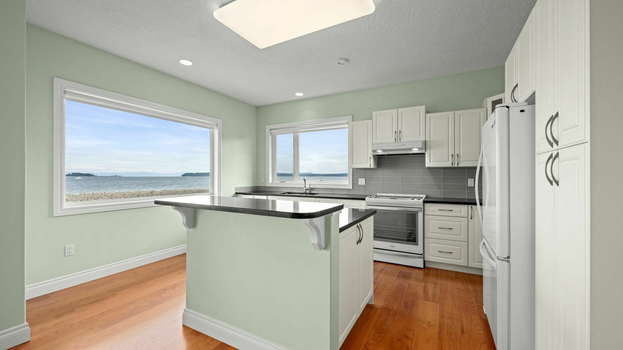 Walk On Oceanfront Rancher with Stunning Coastal Views! 5