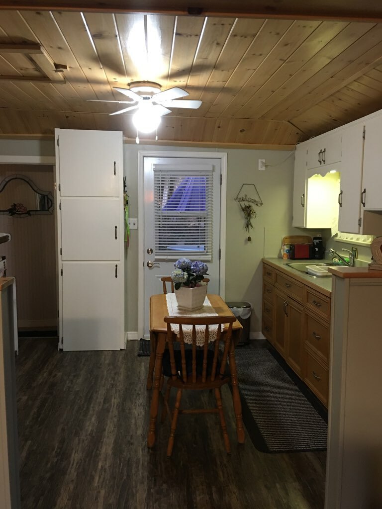 Location Location..Charming Cottage, French Bay, Sauble Beach 5