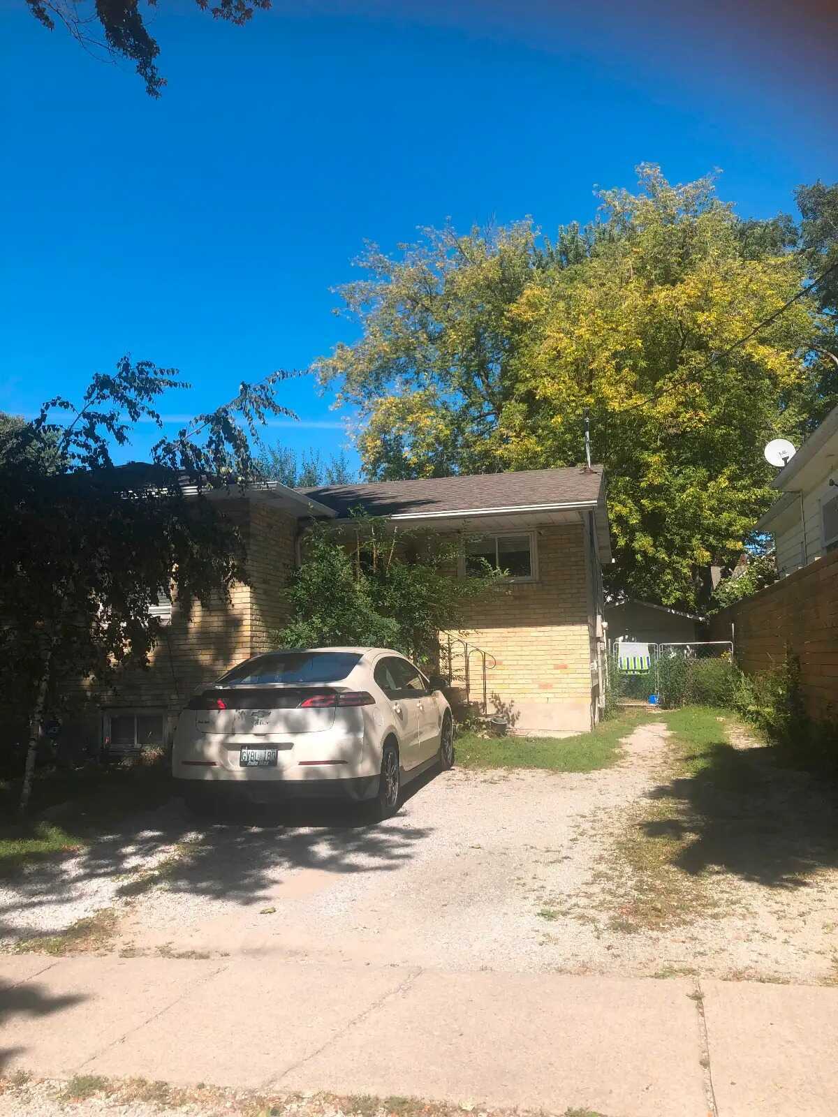 Detached multi-family House with deck and garage for Sale 2
