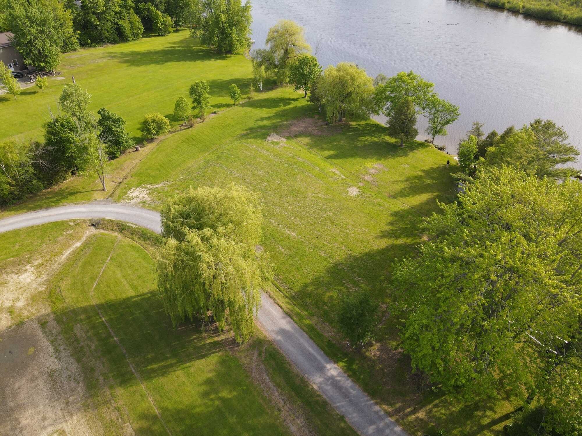 A Rare Opportunity to Build in One of Ottawa's Most Desirable Areas 4