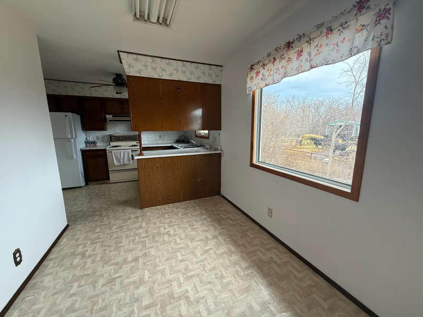 Manitoba-Rural, 3 Bedroom Rural Home To Be Moved Near Glenella 3