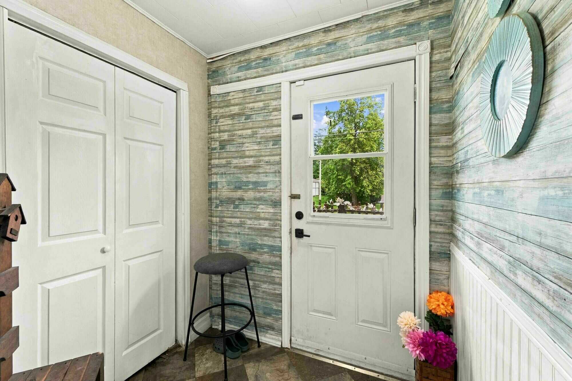 Spacious 3-Bedroom Bungalow with Finished Lower Level & Great Location 4