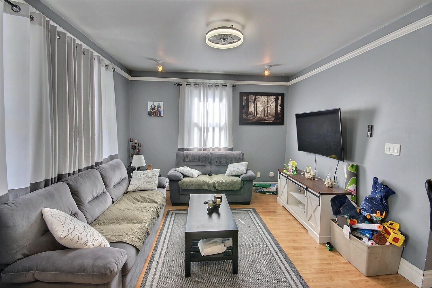 Income-Generating Side-by-Side Duplex with Detached Garage! 2
