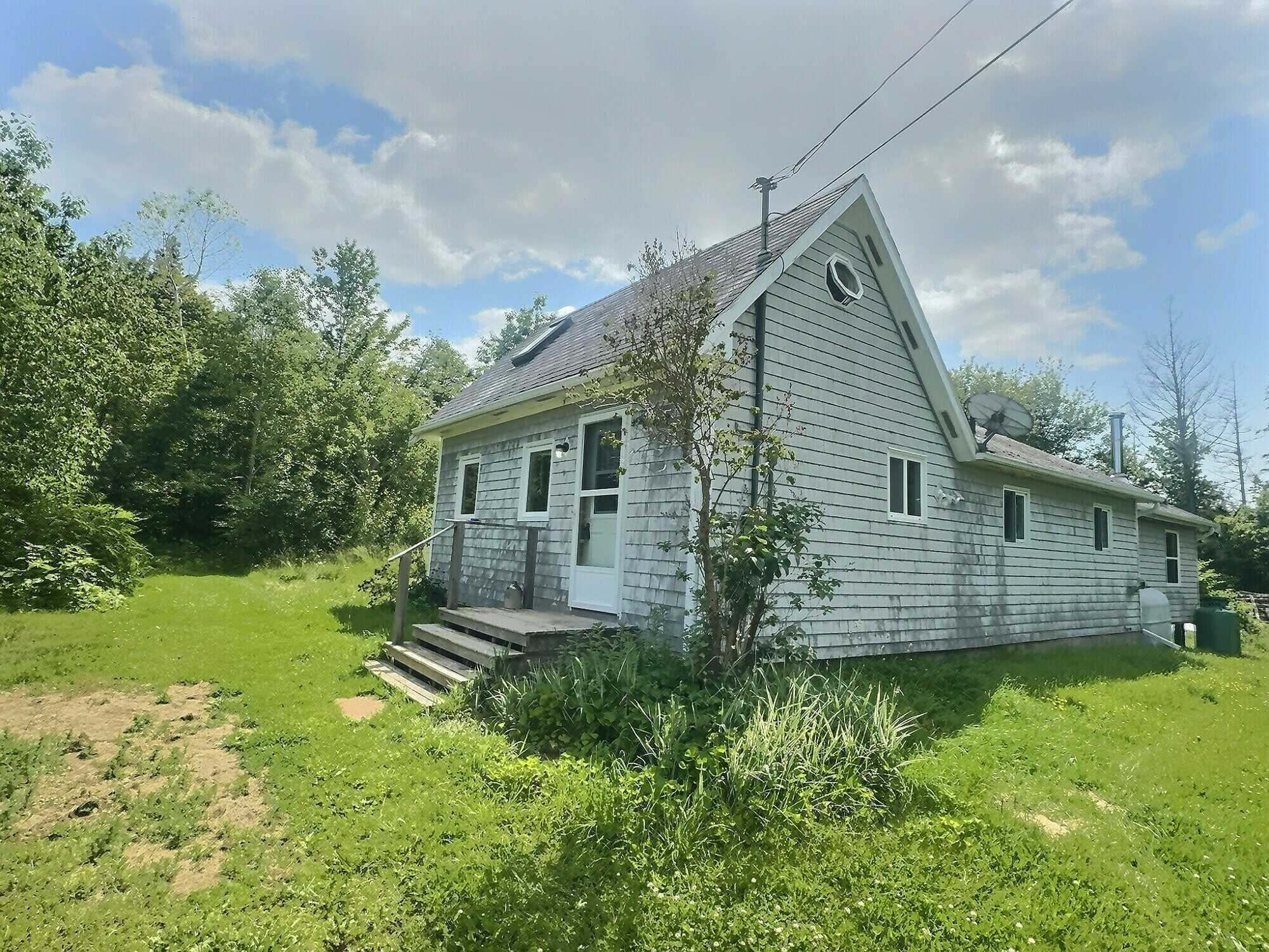 Affordable, Move-In Ready & Full of Character! 4