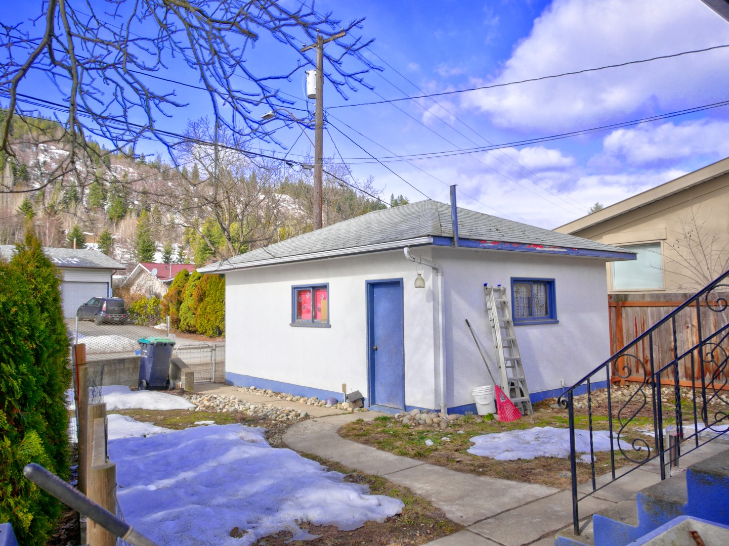 Investor Alert! This prime piece of property is what you have been searching for! 2