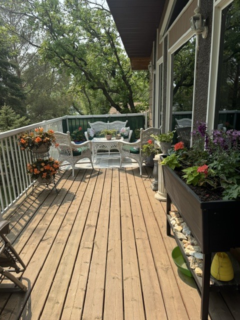 Beautiful 2 level home across from the lake in Killarney, MB 5