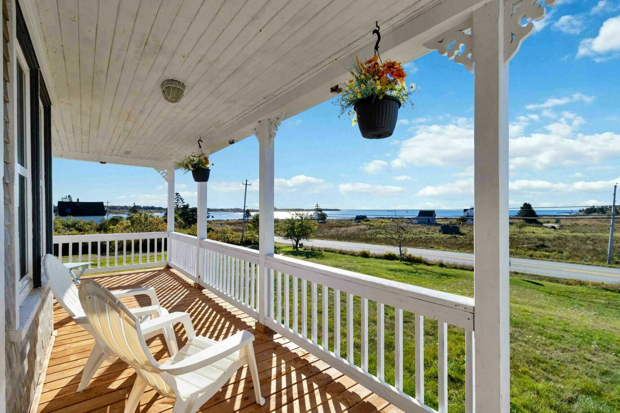 Historic Seaside Inn on 13.7 Acres — 1621 Eastern Shore Road, West Berlin, Nova Scotia 5