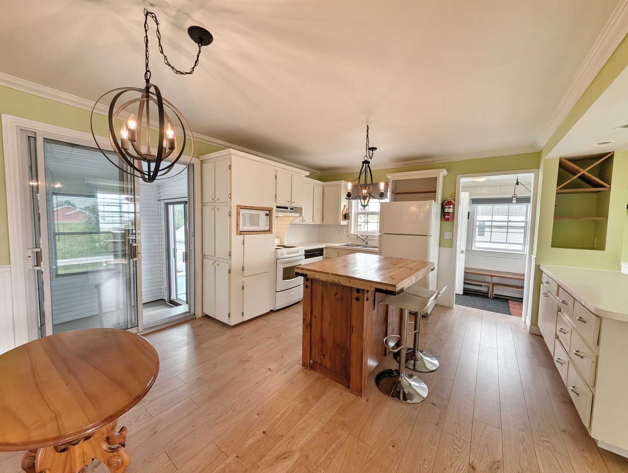 Maison multifamilial ou Triplex à vendre Lamèque // Multi-family house or Triplex for sale Lamèque 4
