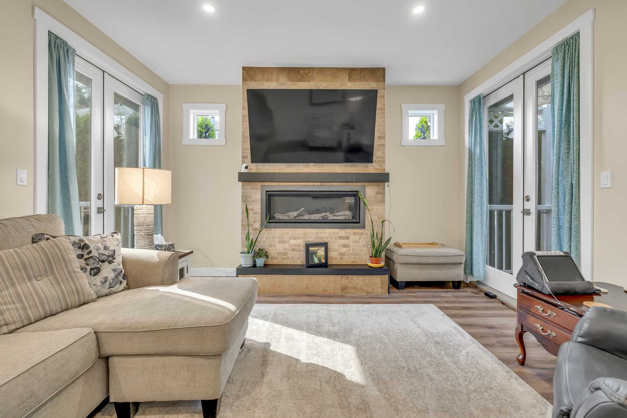 Beautifully maintained 3 Bed, 2 Bath home just steps from Oliver Lions Park on the river!  Exceptional quiet location, 2 car garage and gorgeous low maintenance yard!  Perfect for the busy family! 4