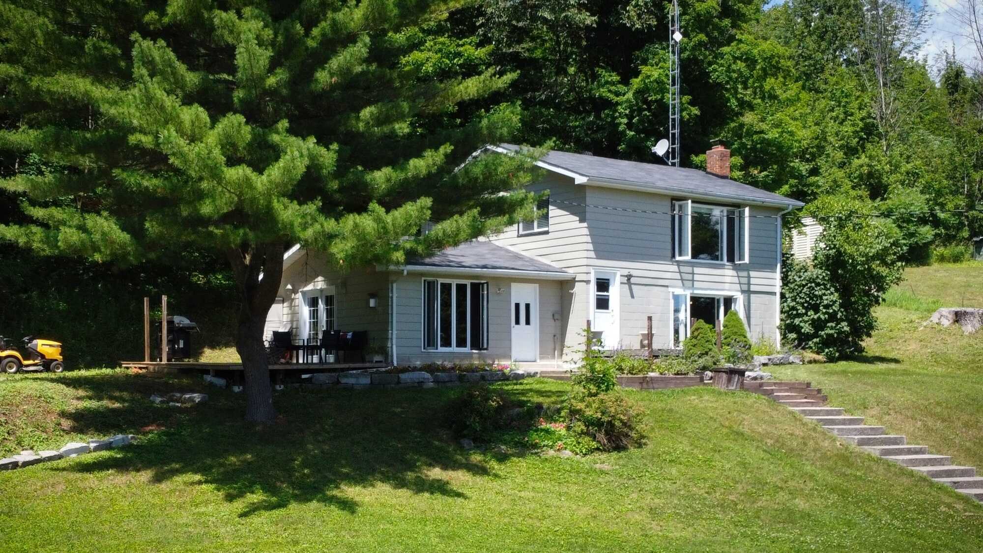 Turnkey Cottage Property on Large Lot with Great Views 5