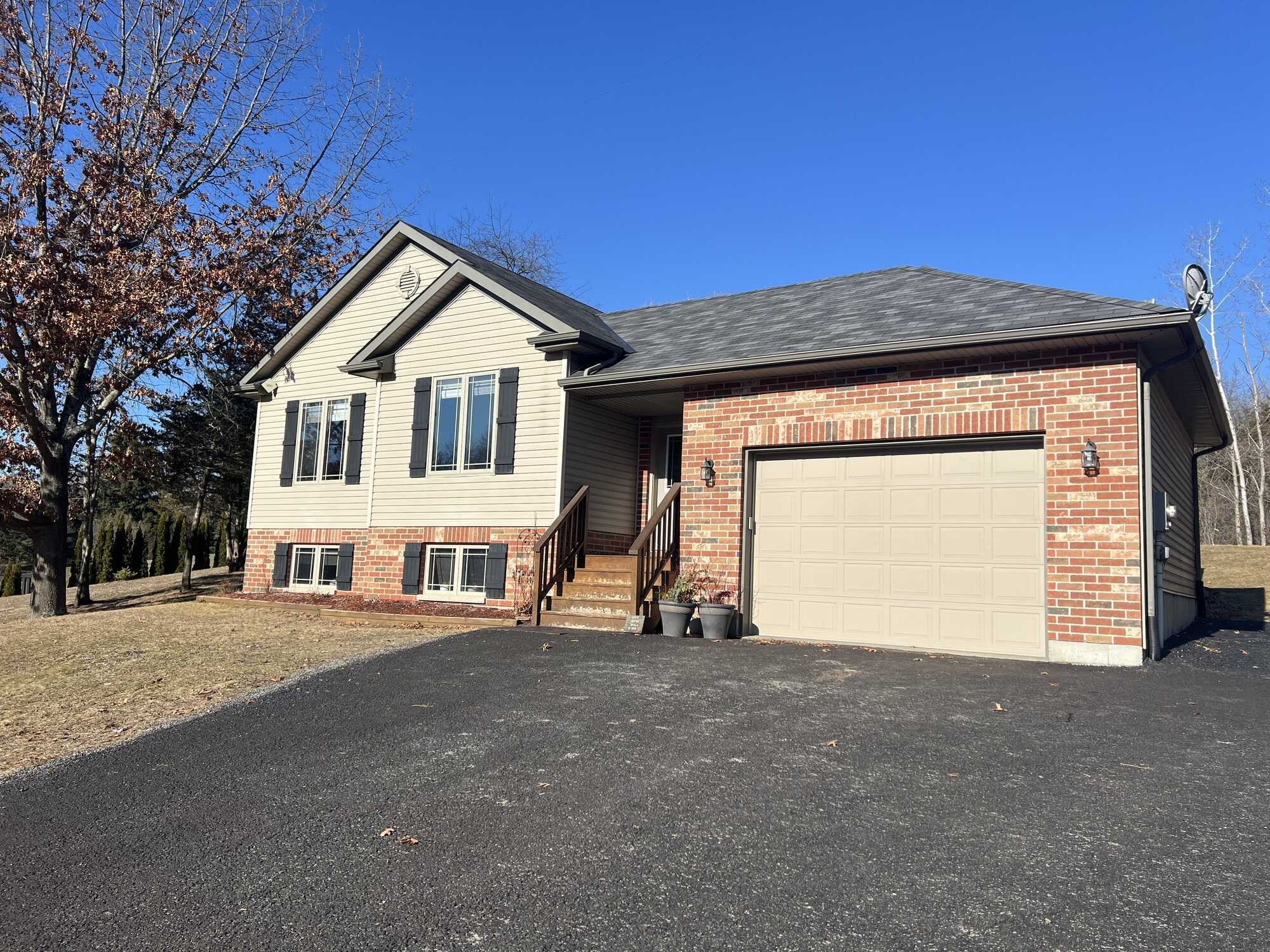 Located just north of Frankford, this immaculately kept 4 bedroom, 2 bath home with 1.5 car garage is move-in ready! 3